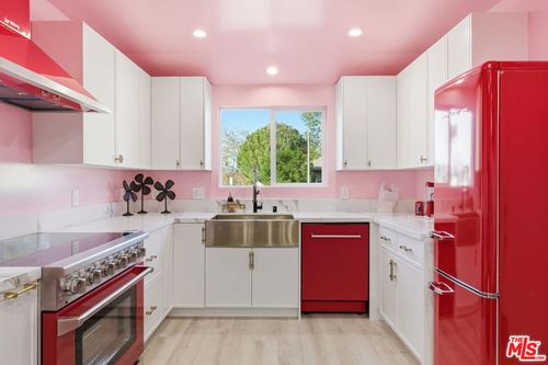 17660 Martha St, Encino, CA, 91316-1103 | Card Image