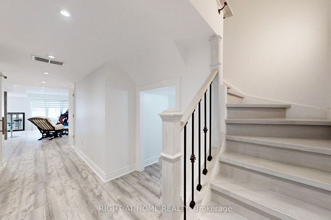 9 John Smith St, House attached with 5 bedrooms, 5 bathrooms and 3 parking in Holland Landing ON | Image 17