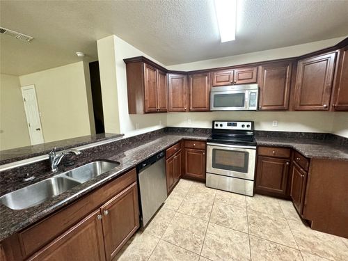 2339 Bloomfield Dr, Arlington, TX, 76012-3675 | Card Image