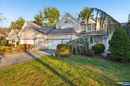12 Hadley Ln, Wayne, NJ, 07470-8414 | Card Image