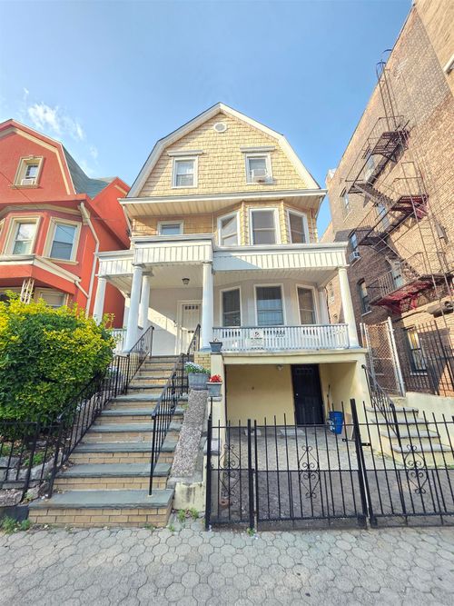 2-122 Jewett Ave, Jersey City, NJ, 07304-2004 | Card Image