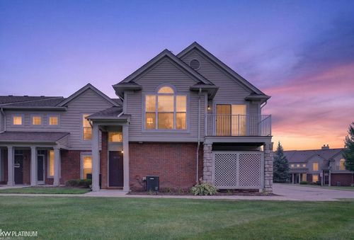 52133 Naugatuck Dr, Macomb, MI, 48042-3843 | Card Image