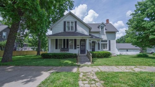 225 New York Ave, Holton, KS, 66436-1737 | Card Image