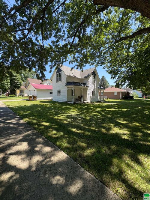 302 2nd St S, Albert City, IA, 50510-1207 | Card Image