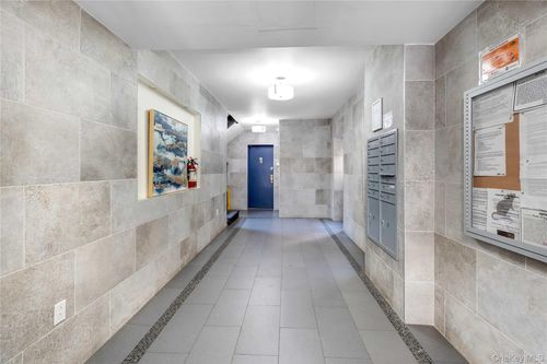 apt-1b-9 Argyle Rd, Brooklyn, NY, 11218-2975 | Card Image