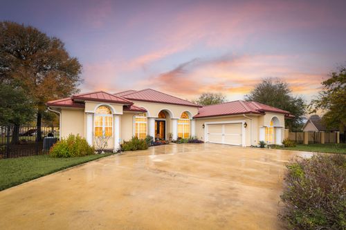 1202 Sierra Vista Cv, Lockhart, TX, 78644-0009 | Card Image