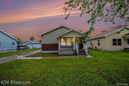 146 Rural St, Port Huron, MI, 48060-4125 | Card Image