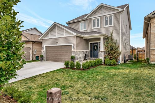 {{alt}} | Card Image