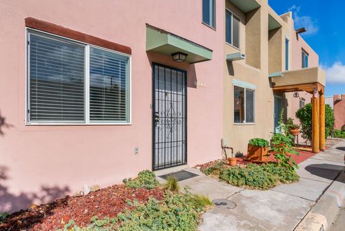 1656 Calle De Oriente Norte, Santa Fe, NM, 87507-5100 | Card Image