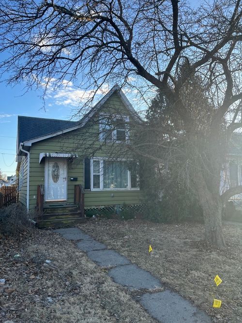 629 2nd Ave S, Clinton, IA, 52732-4441 | Card Image