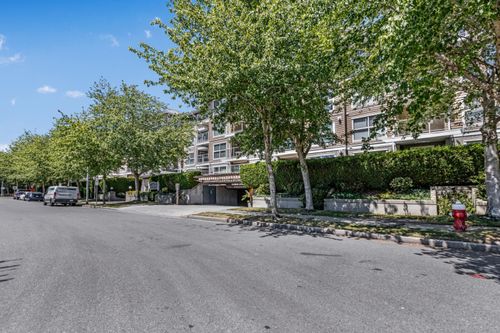 427-5880 Dover Cres, Richmond, BC, V7C5P5 | Card Image