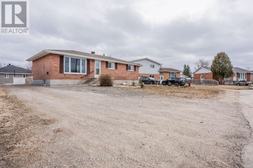 37 Hazel Street, Kapuskasing, ON, P5N2Z7 | Card Image