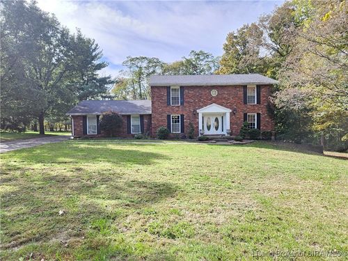 130 E Eastern Hills Blvd, Salem, IN, 47167-9719 | Card Image