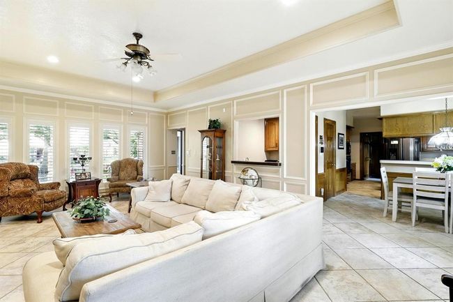 Family Room, Bar, Breakfast Room View | Image 10