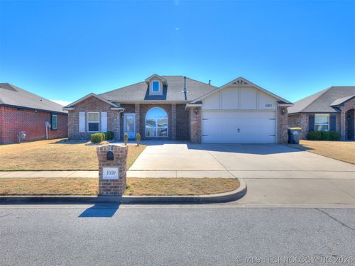 1030 E 148th St S, Glenpool, OK, 74033-4460 | Card Image