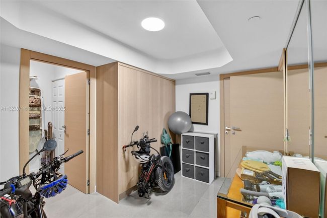 APT-1401 - 18671 Collins Ave, Condo with 3 bedrooms, 4 bathrooms and null parking in Sunny Isles Beach FL | Image 31