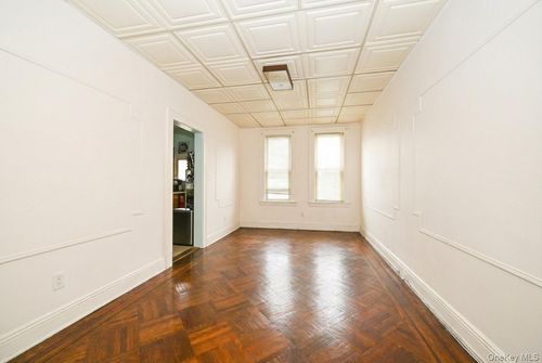 72-19 72nd St, Glendale, NY, 11385-7332 | Card Image