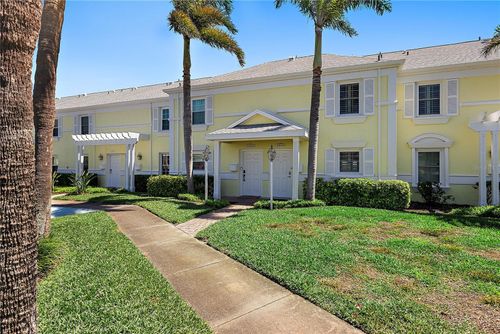4974 Coquina Key Dr Se, ST PETERSBURG, FL, 33705-4817 | Card Image