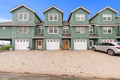 18 S West Avenue, Condo with 3 bedrooms, 3 bathrooms and 2 parking in Beach Haven NJ | Image 1