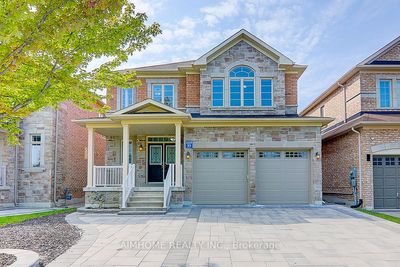 881 Memorial Cir, House other with 4 bedrooms, 4 bathrooms and 4 parking in Newmarket ON | Image 1