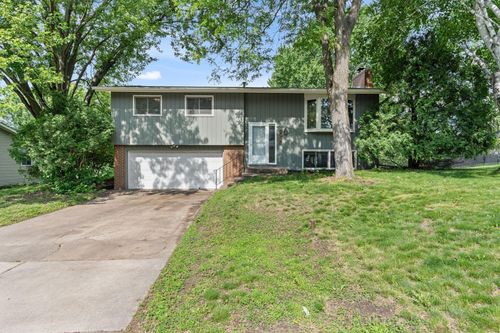 3225 Hillsboro Ave N, New Hope, MN, 55427-1745 | Card Image