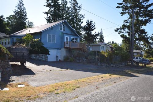 990 Madrona Way, Sequim, WA, 98382-8654 | Card Image