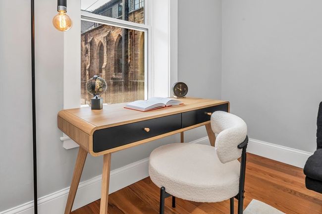 APT-1 - 162 W Concord St, Condo with 2 bedrooms, 2 bathrooms and 1 parking in Boston MA | Image 15