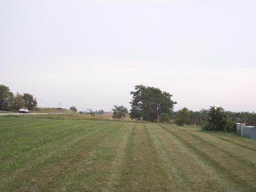 251 Progress Way, WAUNAKEE, WI, 53597-2520 | Card Image