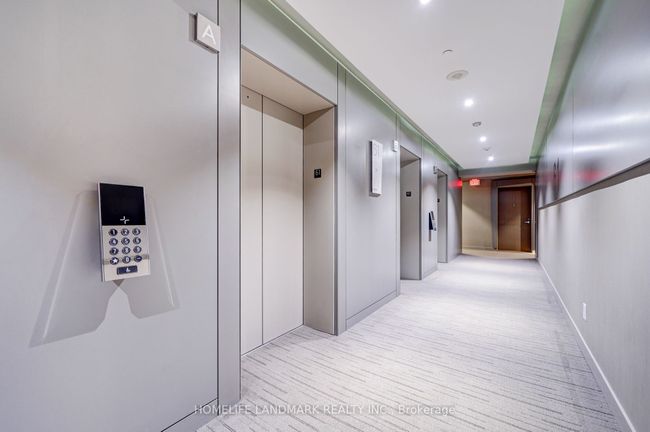 6108 - 1 Bloor St E, Condo with 2 bedrooms, 2 bathrooms and 1 parking in Toronto ON | Image 4
