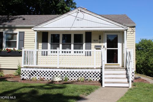 5824 Adelaide Dr, Toledo, OH, 43613-1106 | Card Image