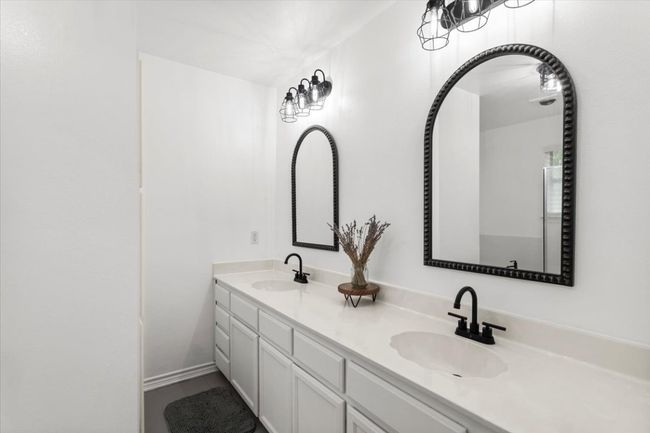 Double Vanity | Image 23