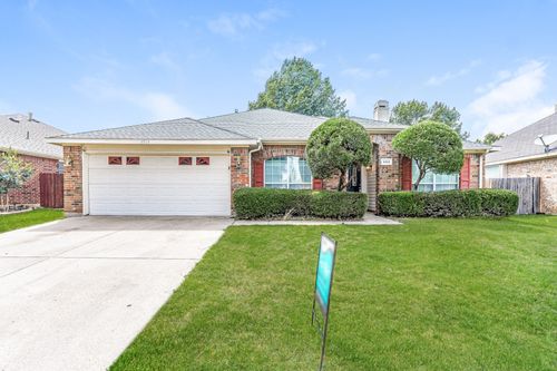 4814 Red Birch Dr, Arlington, TX, 76018-5201 | Card Image