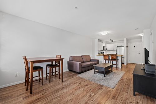 312-315 Knox St, New Westminster, BC, V3L0B5 | Card Image