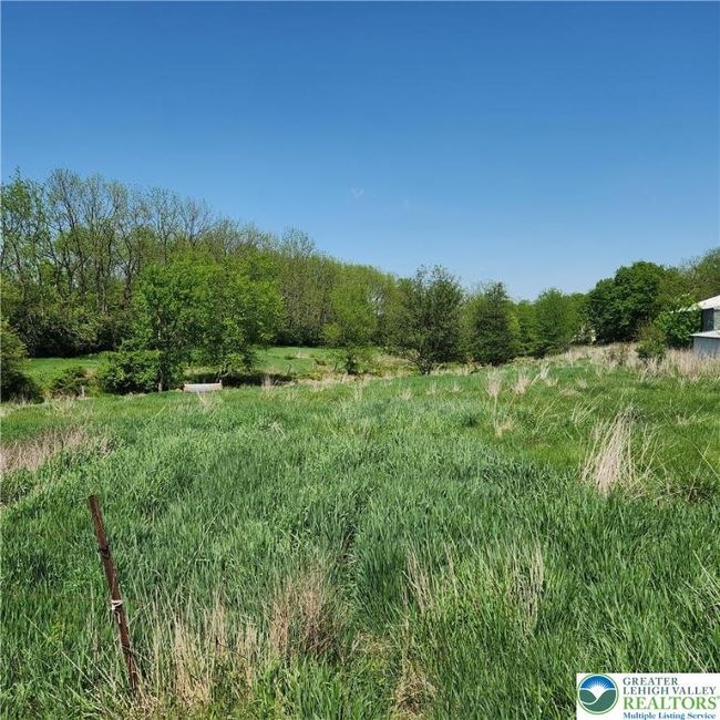 2357 Spring St, House other with 6 bedrooms, 2 bathrooms and null parking in Coplay PA | Image 32