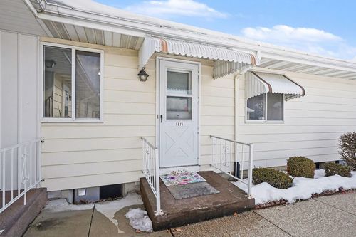 5671 Leisure South Dr Se, Grand Rapids, MI, 49548-6851 | Card Image