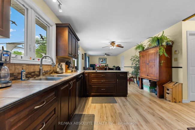 4666 Matawatchan Rd, House other with 3 bedrooms, 2 bathrooms and 8 parking in Griffith ON | Image 5
