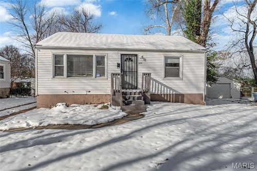 6151 Avila Dr, Berkeley, MO, 63134-2201 | Card Image