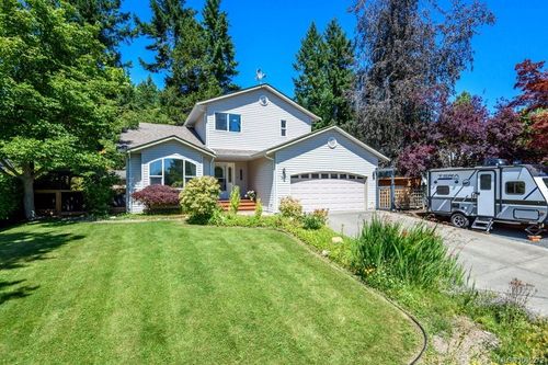714 Woodland Dr, Comox, BC, V9M3H4 | Card Image
