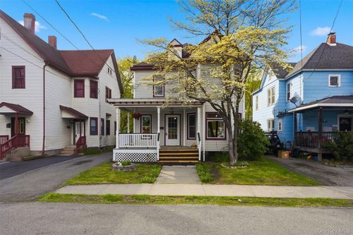 8 Sullivan Ave, Port Jervis, NY, 12771-1617 | Card Image