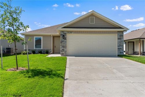 20222 W 195th St, Spring Hill, KS, 66083 | Card Image