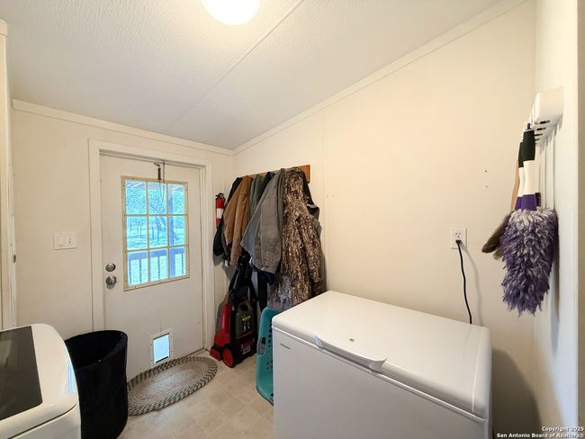 227 River Bluff Dr, House other with 5 bedrooms, 3 bathrooms and null parking in Lytle TX | Image 27