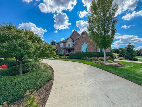 3625 N Century Oak Cir, Oakland, MI, 48363-2656 | Card Image