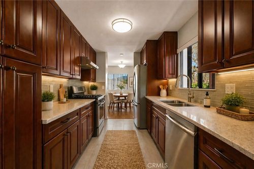 10-1304 Stanley Ave, Glendale, CA, 91206-4637 | Card Image