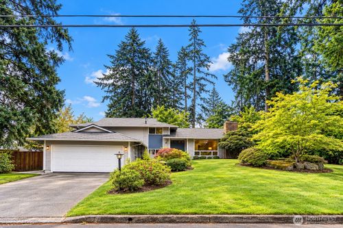 16613 Ne 18th Street, Bellevue, WA, 98008 | Card Image