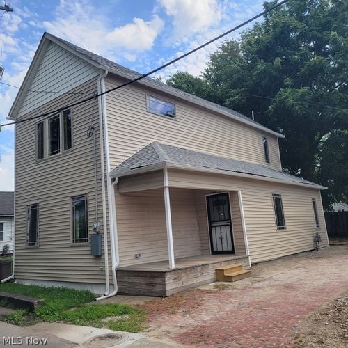2663 W 28th Pl, Cleveland, OH, 44113-4715 | Card Image