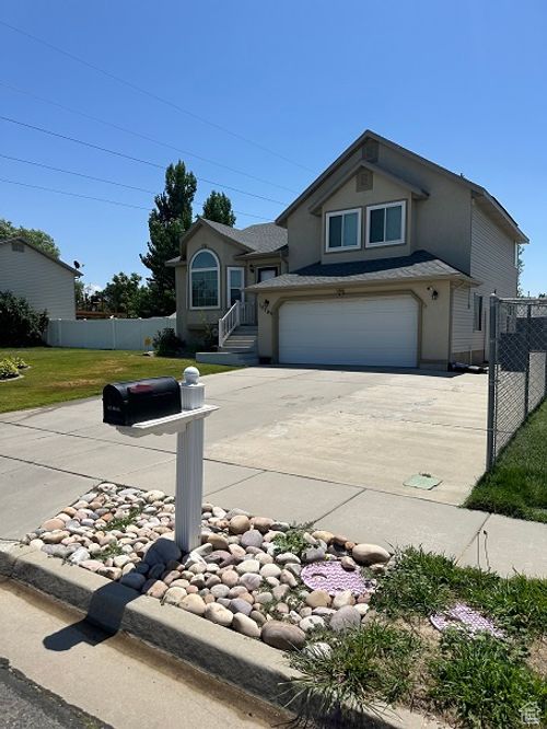1579 2050, Clinton, UT, 84015-8311 | Card Image