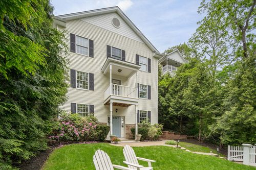 20 Lakeside Dr, Centerport, NY, 11721-1514 | Card Image