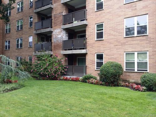 106-360 Central Ave, Lawrence, NY, 11559-1604 | Card Image