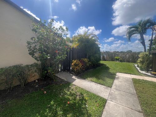 3502 Waterview Cir, Palm Springs, FL, 33461-6451 | Card Image