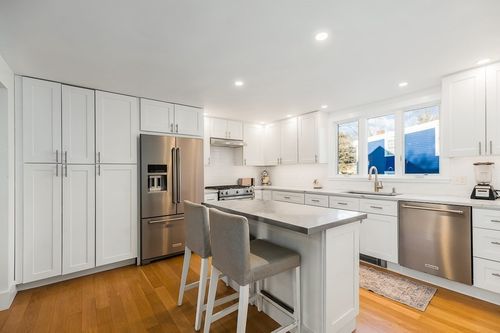 8 Forest St, Manchester, MA, 01944-1251 | Card Image